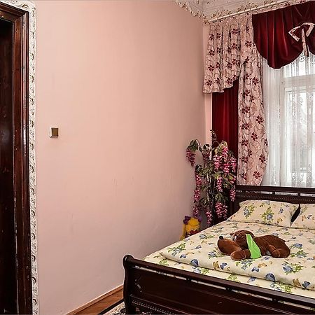 Vip-Apartments Angel Palas Csernyivci Kültér fotó