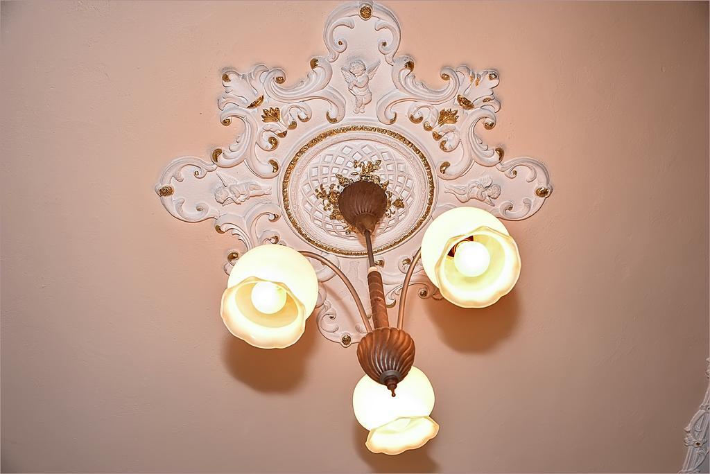 Vip-Apartments Angel Palas Csernyivci Kültér fotó