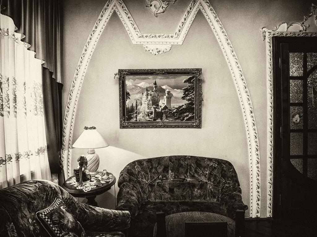 Vip-Apartments Angel Palas Csernyivci Kültér fotó